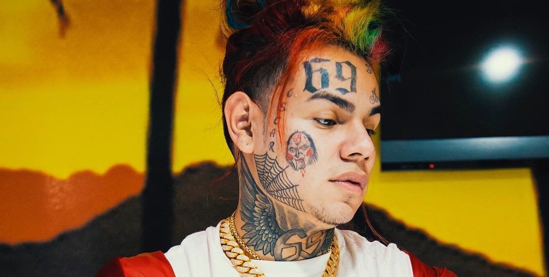 Рэпера 6ix9ine избили в Москве