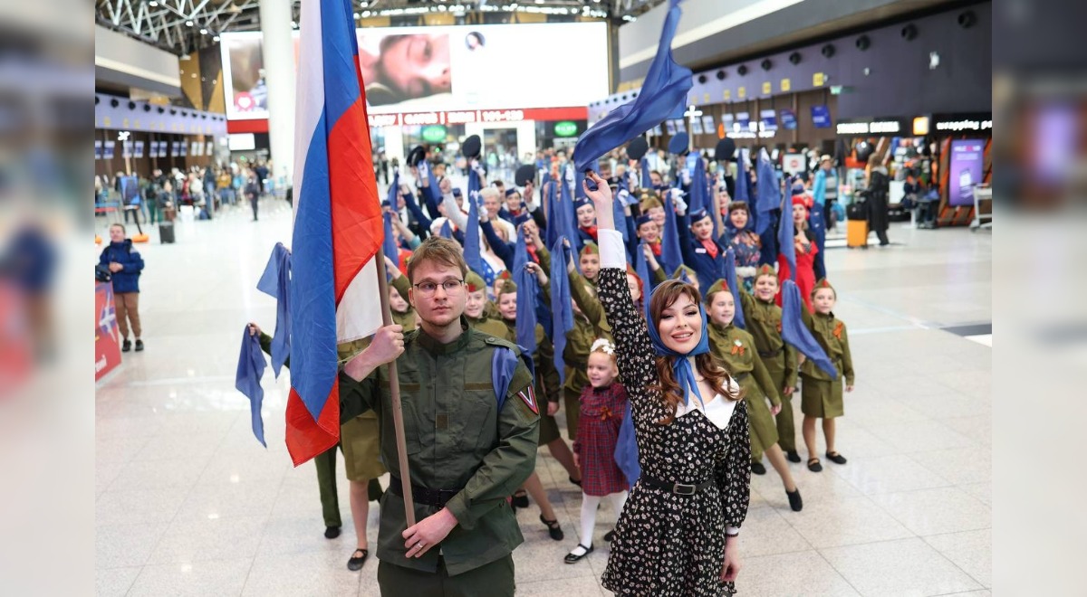 Акция «Синий платочек Победы» прошла в минувшие праздничные выходные в более чем 30 городах нашей страны